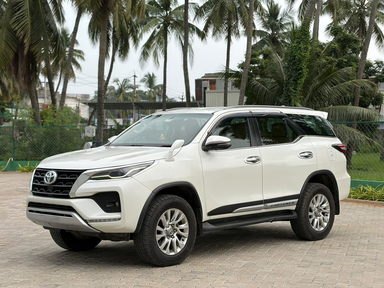 2021 Toyota Fortuner 4X4, photo 4