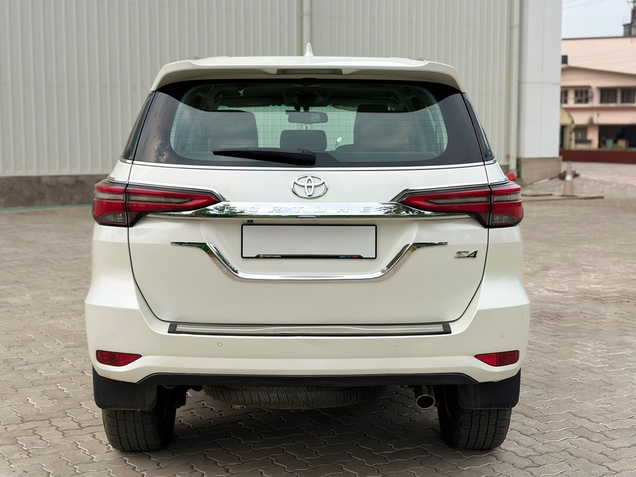 2021 Toyota Fortuner 4X4, photo 8