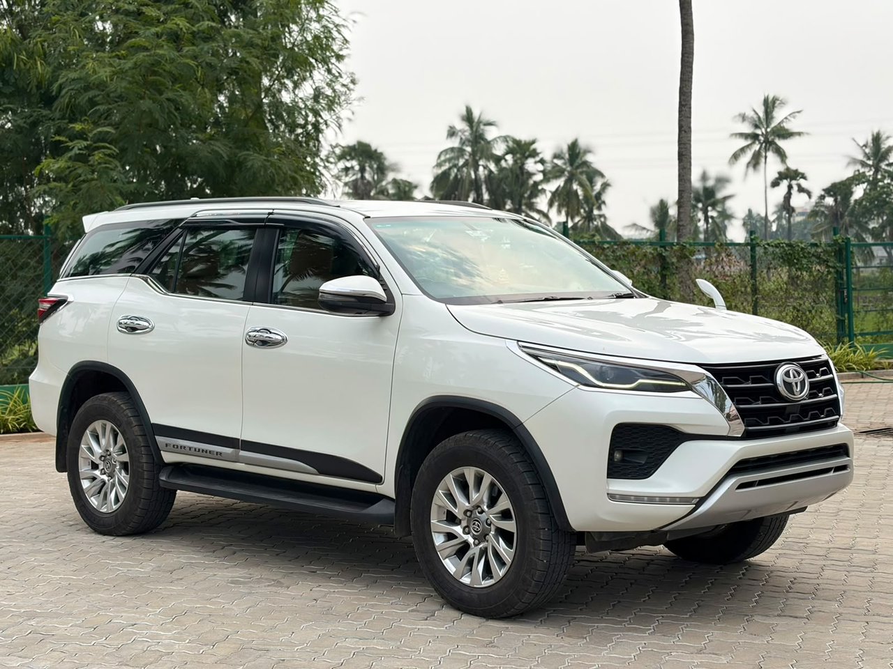 2021 Toyota Fortuner 4X4, photo 6