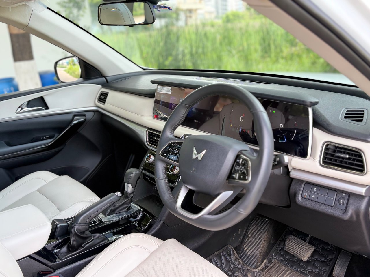 2024 Mahindra Xuv700 AX7 AUTOMATIC, photo 9