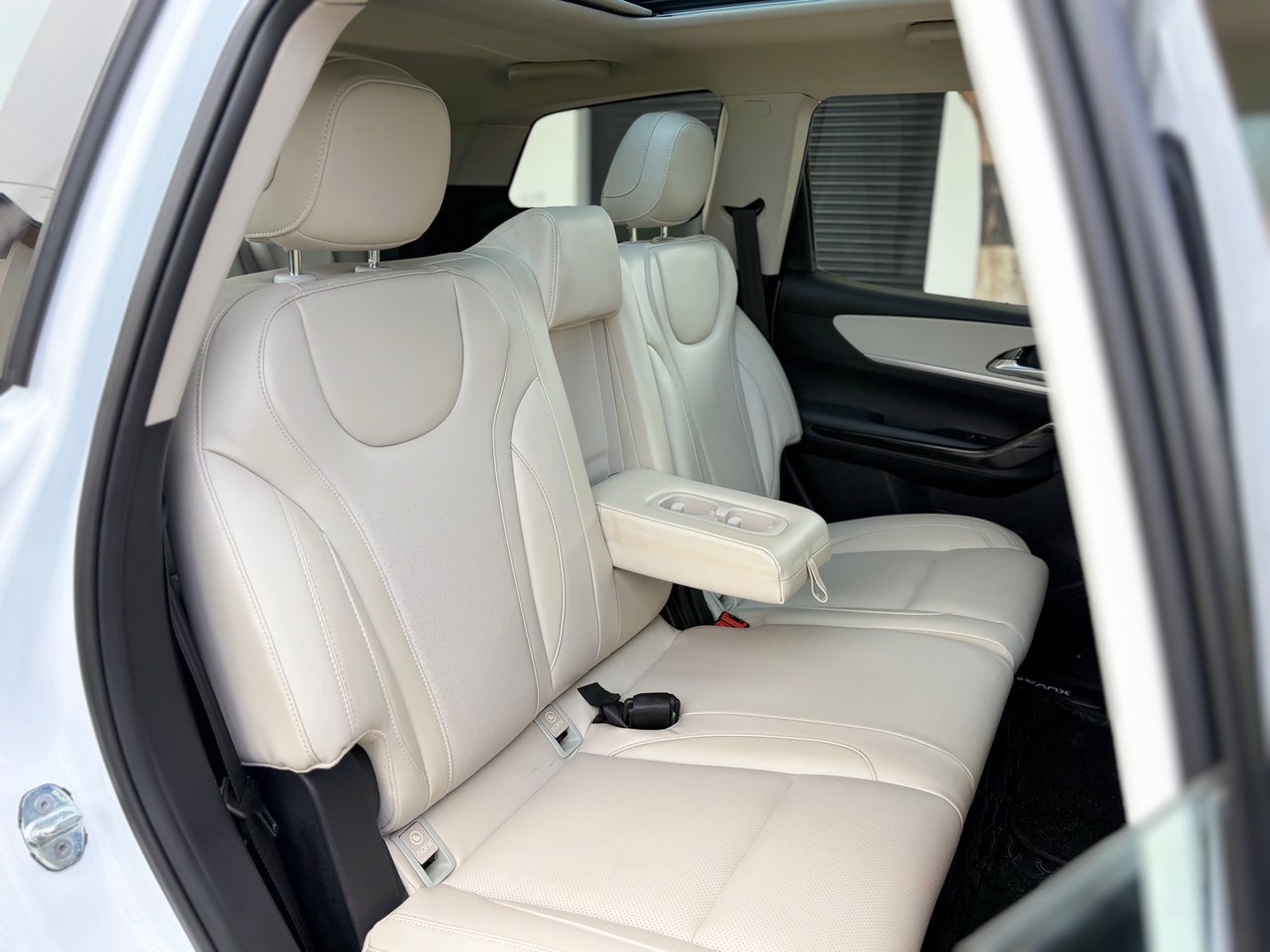 2024 Mahindra Xuv700 AX7 AUTOMATIC, photo 13