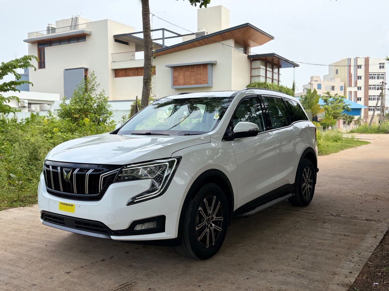 2024 Mahindra Xuv700 AX7 AUTOMATIC, photo 3