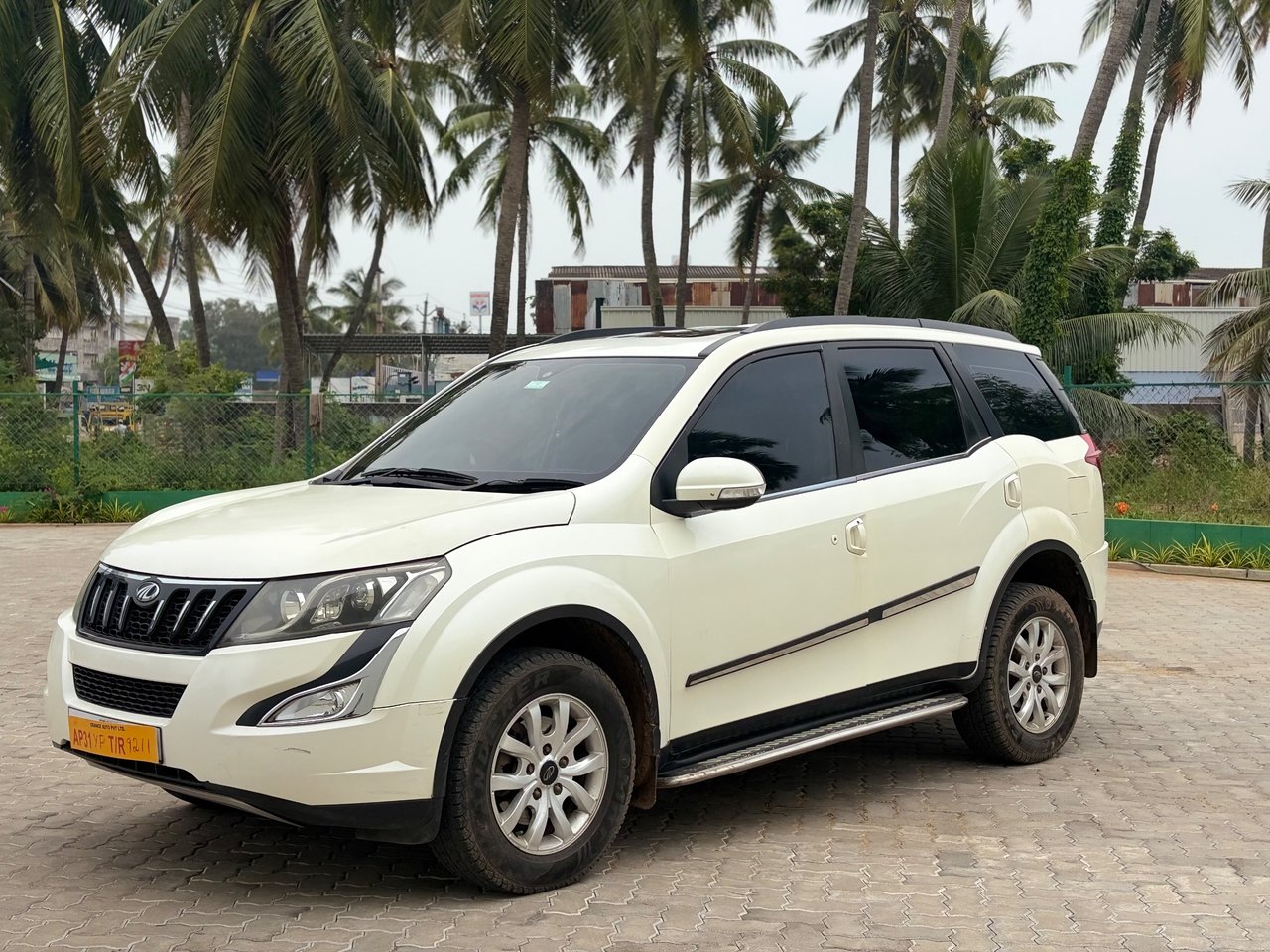 2017 Mahindra Xuv500 W10, photo 2