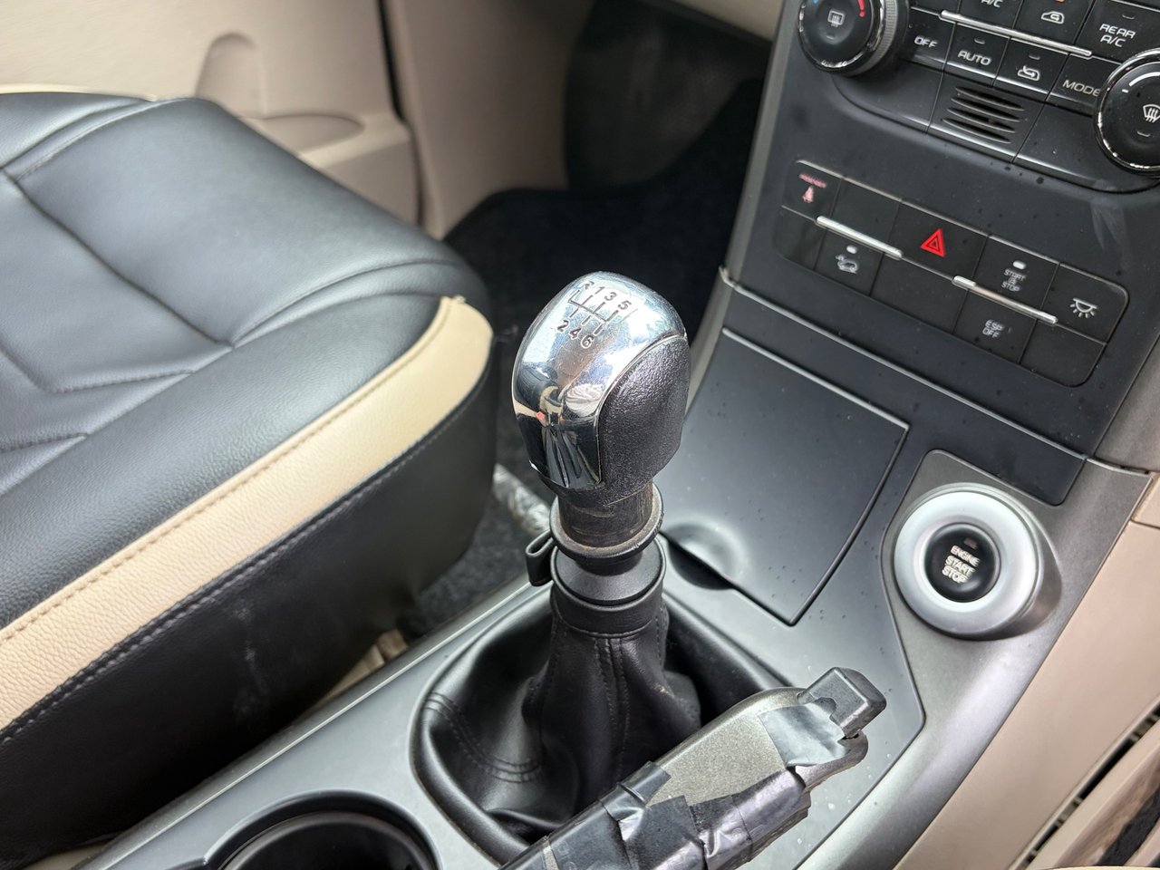 2017 Mahindra Xuv500 W10, photo 10