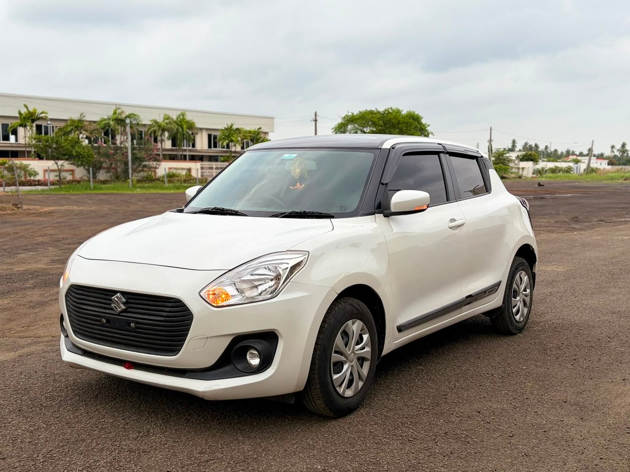 2021 Maruti Suzuki Swift VXI, photo 1